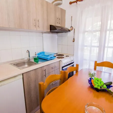 Touzla Apartment Ofrinion