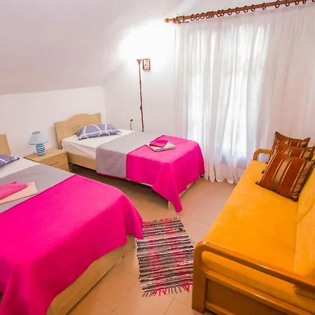 Appartement Touzla Ofrínion