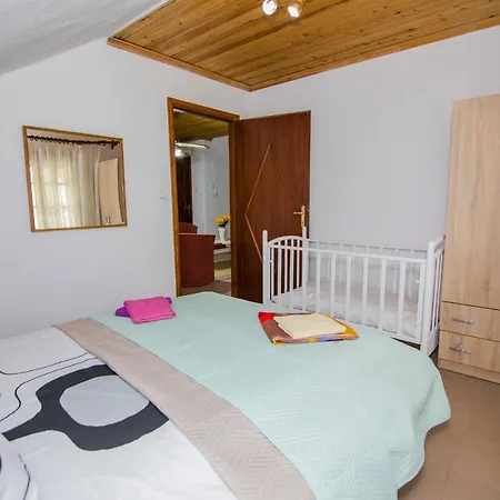 Touzla Appartement Ofrínion