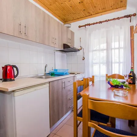 Touzla Apartment Ofrinion